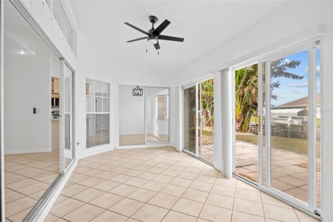 House in Punta Gorda, Florida 3 bedrooms, 158.4 sq.m. № 1733887 - photo 10