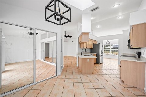 House in Punta Gorda, Florida 3 bedrooms, 158.4 sq.m. № 1733887 - photo 16