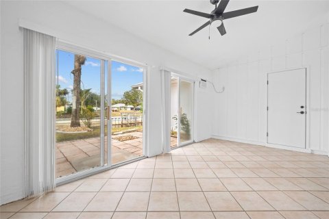 House in Punta Gorda, Florida 3 bedrooms, 158.4 sq.m. № 1733887 - photo 11