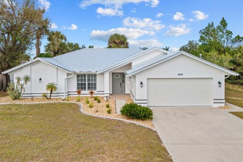 House in Punta Gorda, Florida 3 bedrooms, 158.4 sq.m. № 1733887 - photo 1