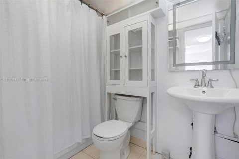 Condo in Sunny Isles Beach, Florida, 1 bedroom  № 1752804 - photo 18