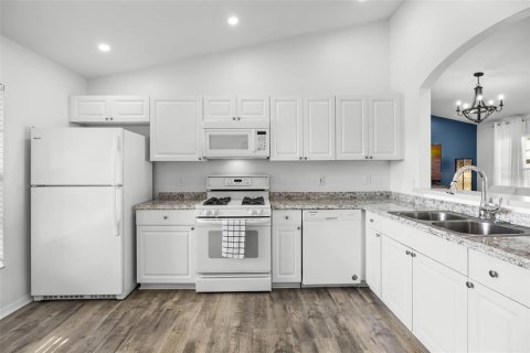 Купить виллу или дом в Клермон, Флорида 8 комнат, 125.6м2, № 1639923 - фото 15