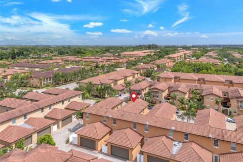 Townhouse in Pembroke Pines, Florida 4 bedrooms, 213.68 sq.m. № 1818138 - photo 23