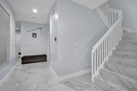 Townhouse in Pembroke Pines, Florida 4 bedrooms, 213.68 sq.m. № 1818138 - photo 7
