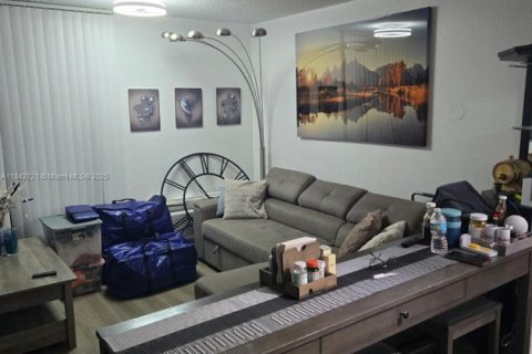 Condominio en venta en Miami, Florida, 1 dormitorio, 52.03 m2 № 1939890 - foto 2