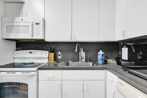 Condo in Aventura, Florida, 2 bedrooms  № 1890266 - photo 12