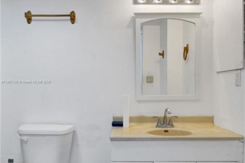 Condo in Aventura, Florida, 2 bedrooms  № 1890266 - photo 26