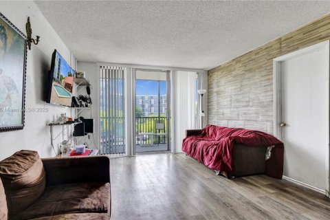 Condo in Aventura, Florida, 2 bedrooms  № 1890266 - photo 8