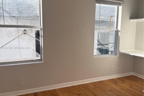 Apartamento en alquiler en Miami, Florida, 2 dormitorios, 60.39 m2 № 2007208 - foto 6