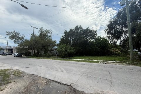 Terrain à vendre à Miami, Floride № 1946919 - photo 10