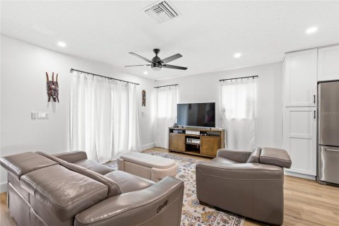 Casa en venta en Winter Park, Florida, 3 dormitorios, 127.28 m2 № 2234228 - foto 7
