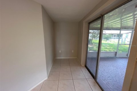 House in Port Richey, Florida 3 bedrooms, 126.35 sq.m. № 1803174 - photo 16