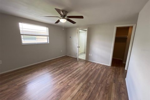 House in Port Richey, Florida 3 bedrooms, 126.35 sq.m. № 1803174 - photo 10