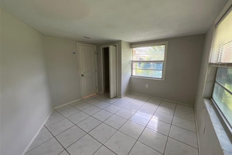 House in Port Richey, Florida 3 bedrooms, 126.35 sq.m. № 1803174 - photo 11