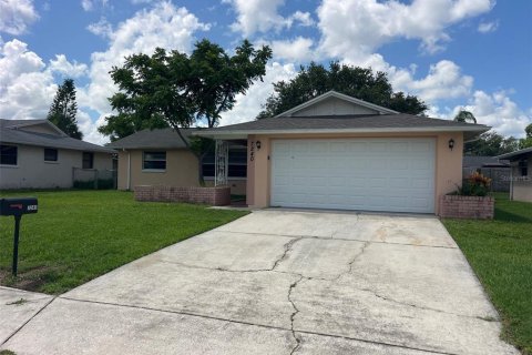 House in Port Richey, Florida 3 bedrooms, 126.35 sq.m. № 1803174 - photo 1