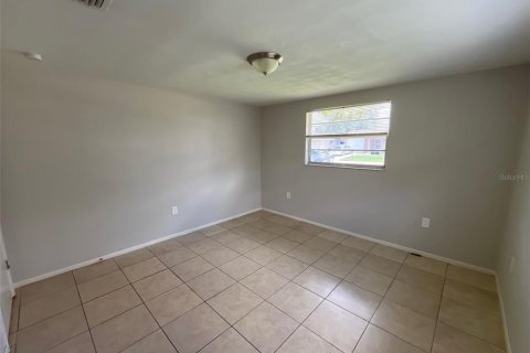 House in Port Richey, Florida 3 bedrooms, 126.35 sq.m. № 1803174 - photo 13