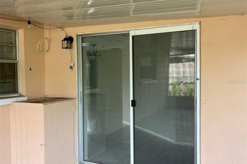 House in Port Richey, Florida 3 bedrooms, 126.35 sq.m. № 1803174 - photo 17