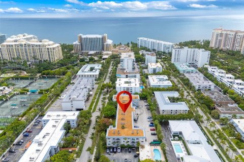 Condo in Key Biscayne, Florida, 1 bedroom  № 1881564 - photo 30