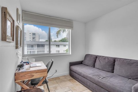 Condo in Key Biscayne, Florida, 1 bedroom  № 1881564 - photo 7
