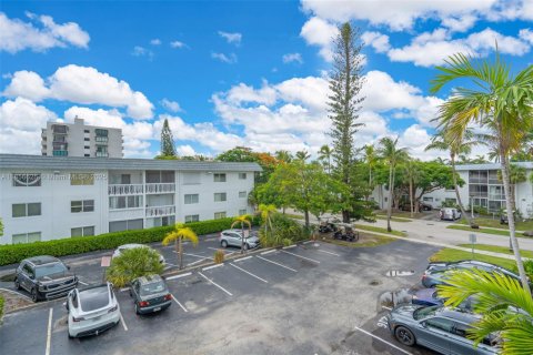 Condo in Key Biscayne, Florida, 1 bedroom  № 1881564 - photo 20