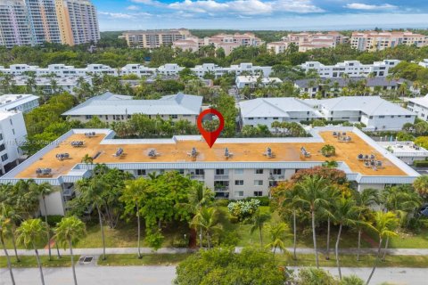 Condo in Key Biscayne, Florida, 1 bedroom  № 1881564 - photo 26