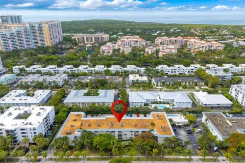 Condo in Key Biscayne, Florida, 1 bedroom  № 1881564 - photo 28
