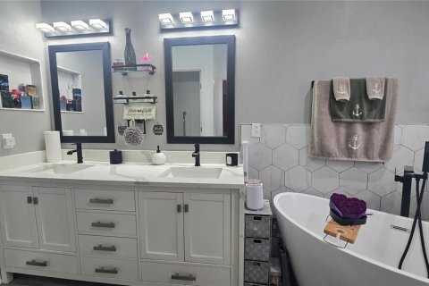 Casa en venta en Kissimmee, Florida, 4 dormitorios, 184.88 m2 № 2201415 - foto 13