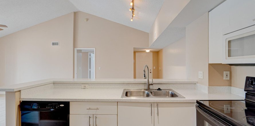 Condo in Coconut Creek, Florida, 2 bedrooms № 1056894