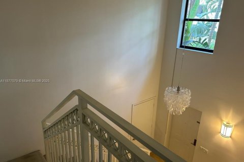 Townhouse in Coral Gables, Florida 2 bedrooms, 114.73 sq.m. № 1924340 - photo 6