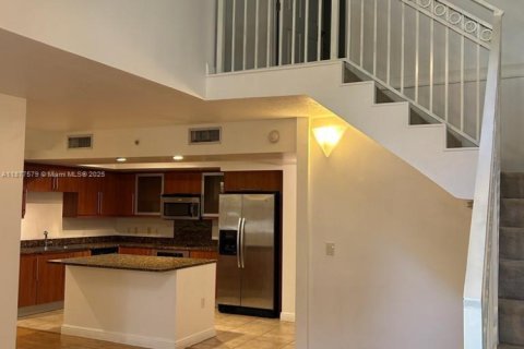 Townhouse in Coral Gables, Florida 2 bedrooms, 114.73 sq.m. № 1924340 - photo 3
