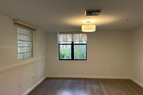 Townhouse in Coral Gables, Florida 2 bedrooms, 114.73 sq.m. № 1924340 - photo 15