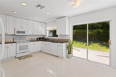 Casa en venta en Boynton Beach, Florida, 3 dormitorios, 240.06 m2 № 1891882 - foto 18