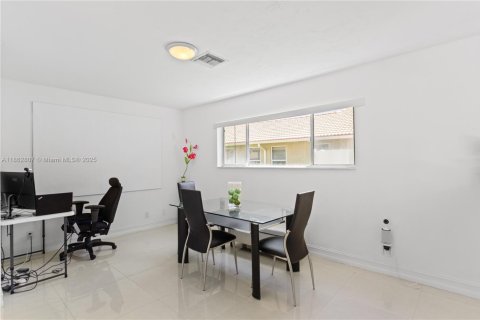 Casa en venta en Boynton Beach, Florida, 3 dormitorios, 240.06 m2 № 1891882 - foto 19
