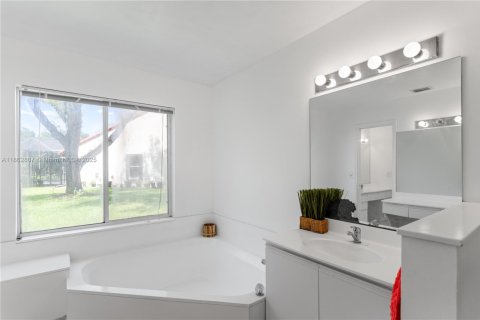 Casa en venta en Boynton Beach, Florida, 3 dormitorios, 240.06 m2 № 1891882 - foto 27