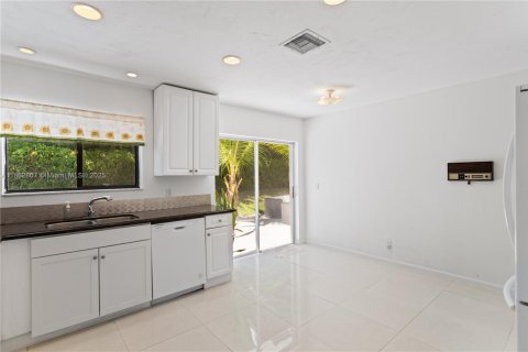 Casa en venta en Boynton Beach, Florida, 3 dormitorios, 240.06 m2 № 1891882 - foto 16