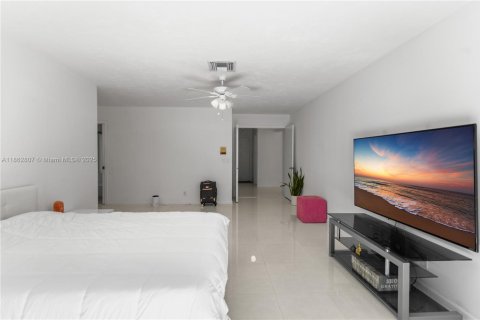 Casa en venta en Boynton Beach, Florida, 3 dormitorios, 240.06 m2 № 1891882 - foto 23