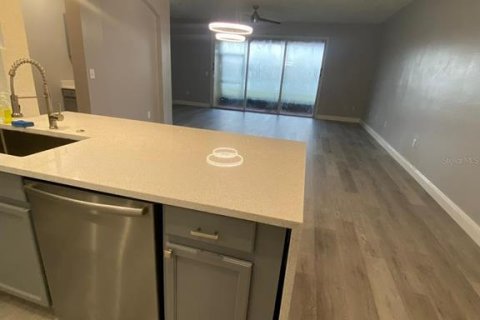 Adosado en alquiler en Kissimmee, Florida, 3 dormitorios, 181.81 m2 № 1832920 - foto 6