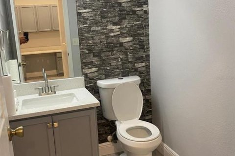 Adosado en alquiler en Kissimmee, Florida, 3 dormitorios, 181.81 m2 № 1832920 - foto 11