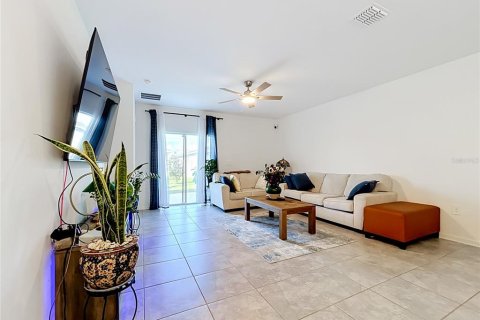 Villa ou maison à vendre à Kissimmee, Floride: 5 chambres, 221.85 m2 № 2427678 - photo 13