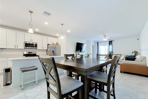 Villa ou maison à vendre à Kissimmee, Floride: 5 chambres, 221.85 m2 № 2427678 - photo 10