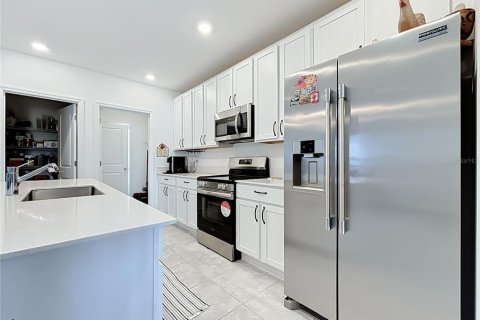 Villa ou maison à vendre à Kissimmee, Floride: 5 chambres, 221.85 m2 № 2427678 - photo 8