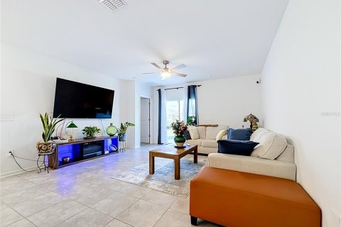 Villa ou maison à vendre à Kissimmee, Floride: 5 chambres, 221.85 m2 № 2427678 - photo 12