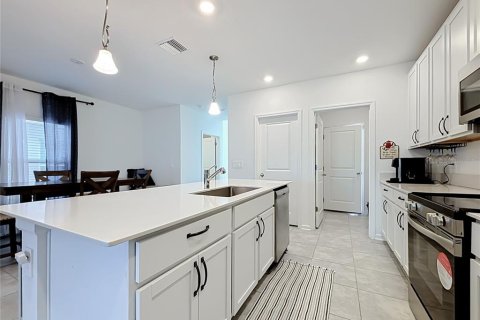 Villa ou maison à vendre à Kissimmee, Floride: 5 chambres, 221.85 m2 № 2427678 - photo 7