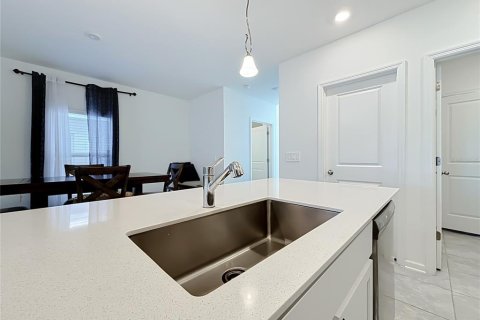 Villa ou maison à vendre à Kissimmee, Floride: 5 chambres, 221.85 m2 № 2427678 - photo 6