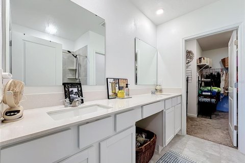 Villa ou maison à vendre à Kissimmee, Floride: 5 chambres, 221.85 m2 № 2427678 - photo 17