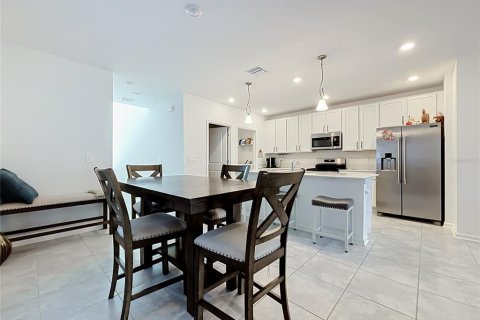 Villa ou maison à vendre à Kissimmee, Floride: 5 chambres, 221.85 m2 № 2427678 - photo 11