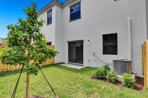 Townhouse in Homestead, Florida 3 bedrooms, 148.64 sq.m. № 1950365 - photo 21