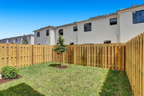 Townhouse in Homestead, Florida 3 bedrooms, 148.64 sq.m. № 1950365 - photo 23