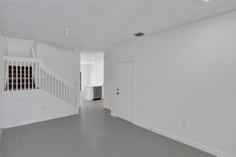 Townhouse in Homestead, Florida 3 bedrooms, 148.64 sq.m. № 1950365 - photo 6