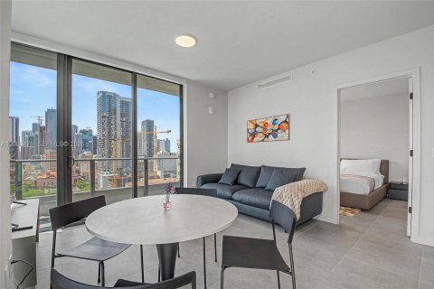 Condo in Miami, Florida, 2 bedrooms № 2176888 - photo 4